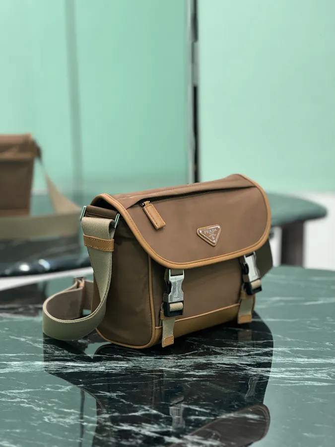 Re Nylon Postman Bag (Small)