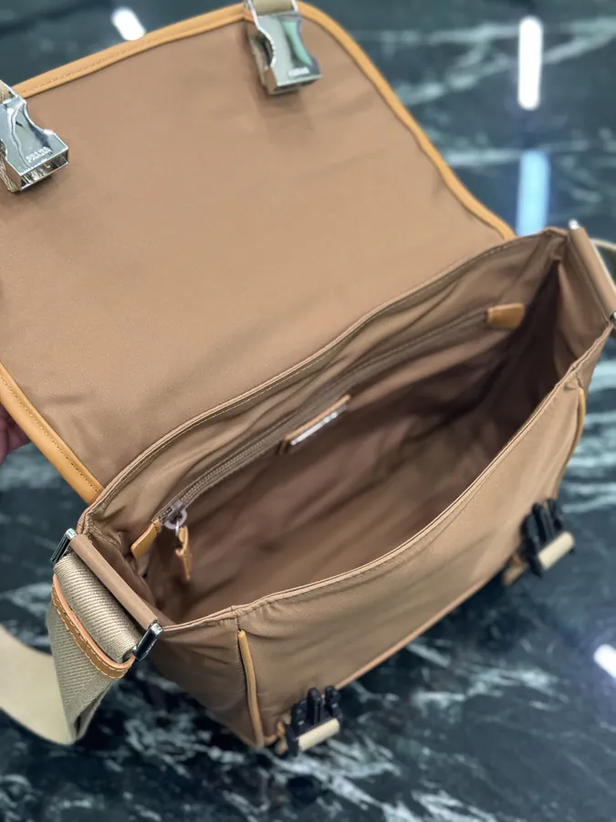 Re Nylon Postman Bag (Small)