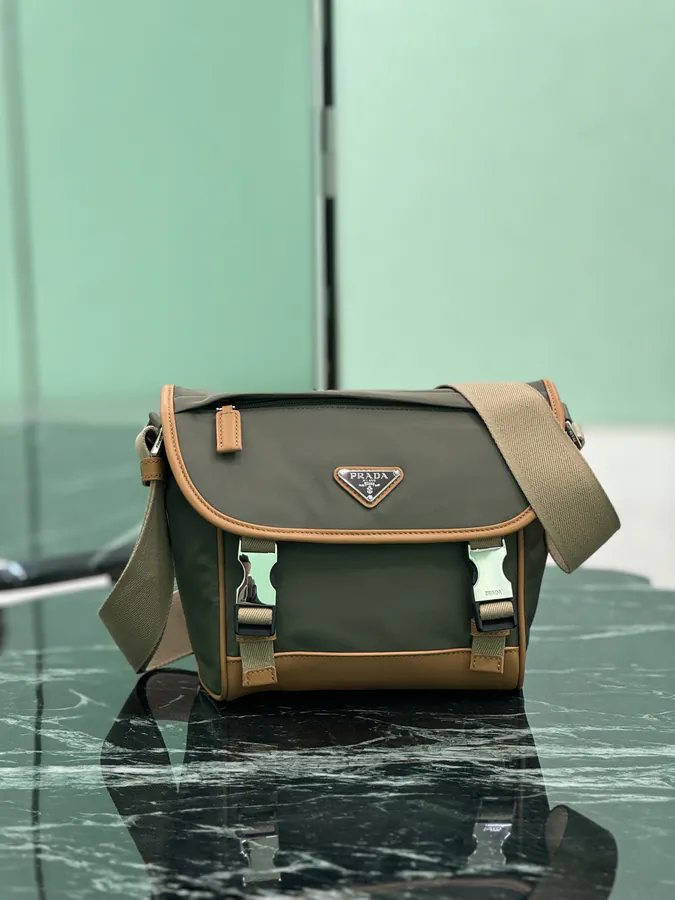 Re Nylon Postman Bag (Small)