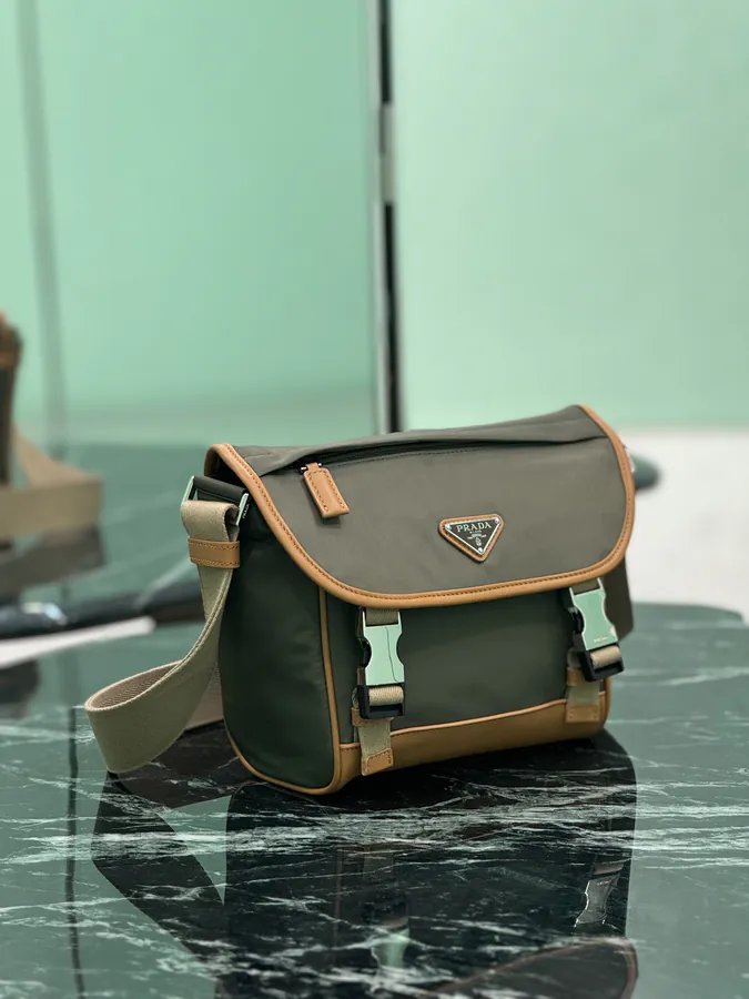 Re Nylon Postman Bag (Small)