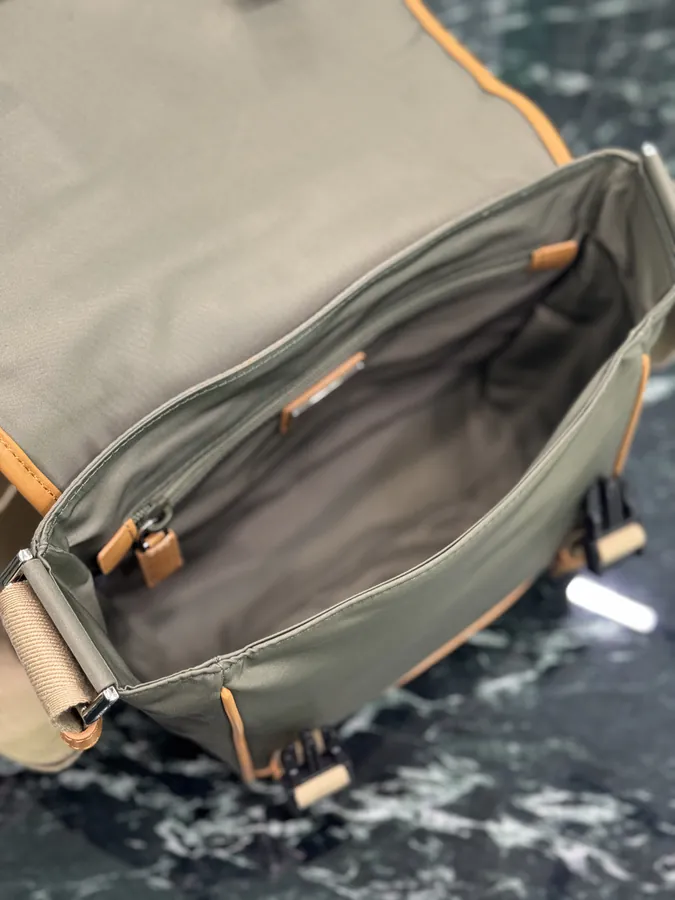 Re Nylon Postman Bag (Small)