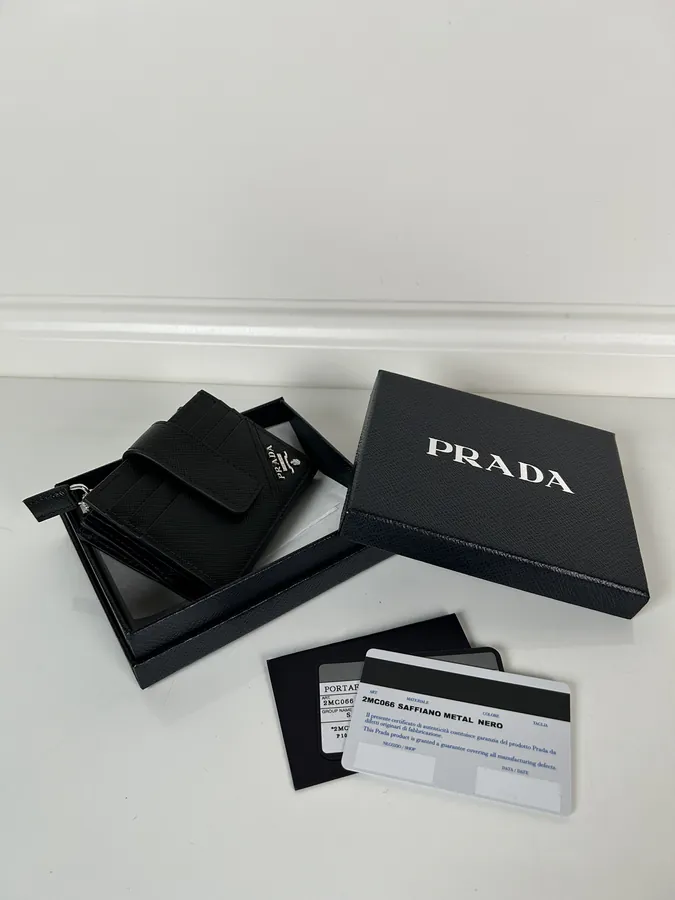 P House New Triangular Micro Logo Card Holder