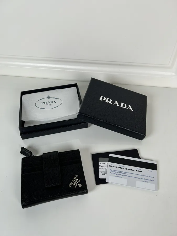 P House New Triangular Micro Logo Card Holder
