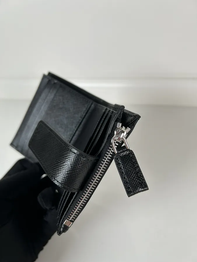 P House New Triangular Micro Logo Card Holder