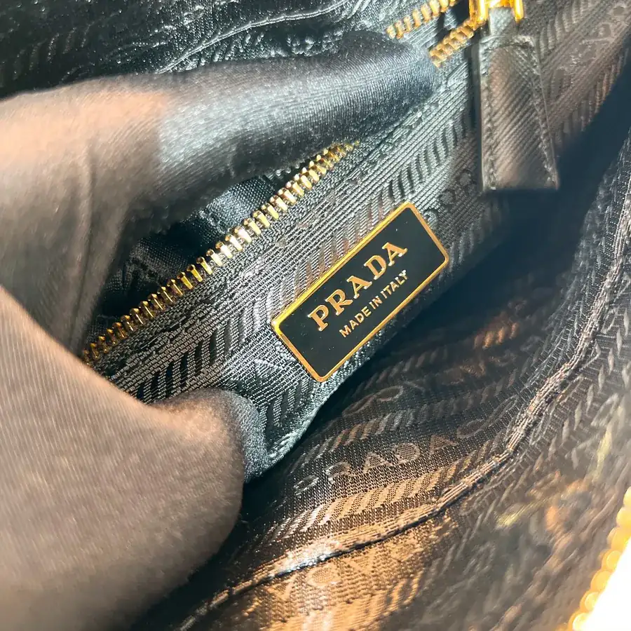 Re Edition 1995 Vintage Shoulder Bag with Black Gold Chain Strap