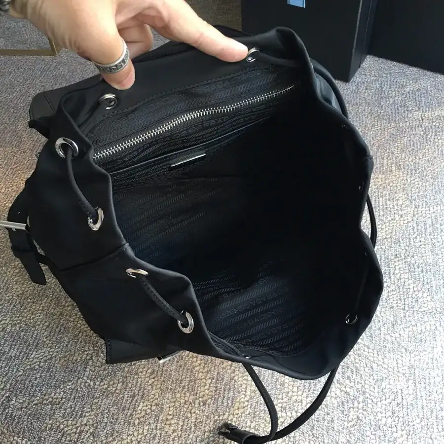 P House Classic 2811 Bucket Bag