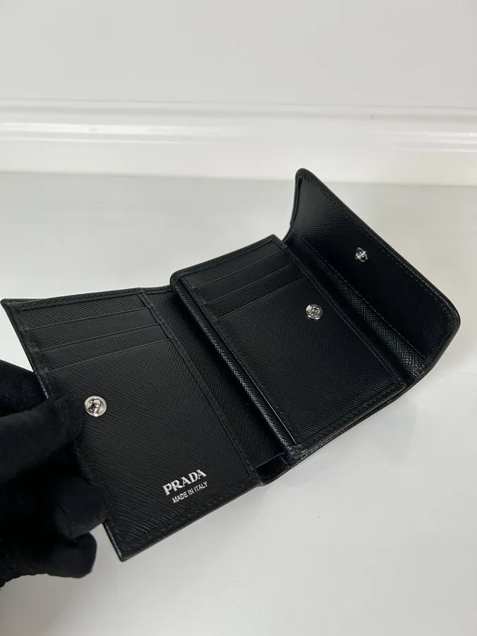 P Brand Ladies Crossbody Wallet with Zip Pocket
