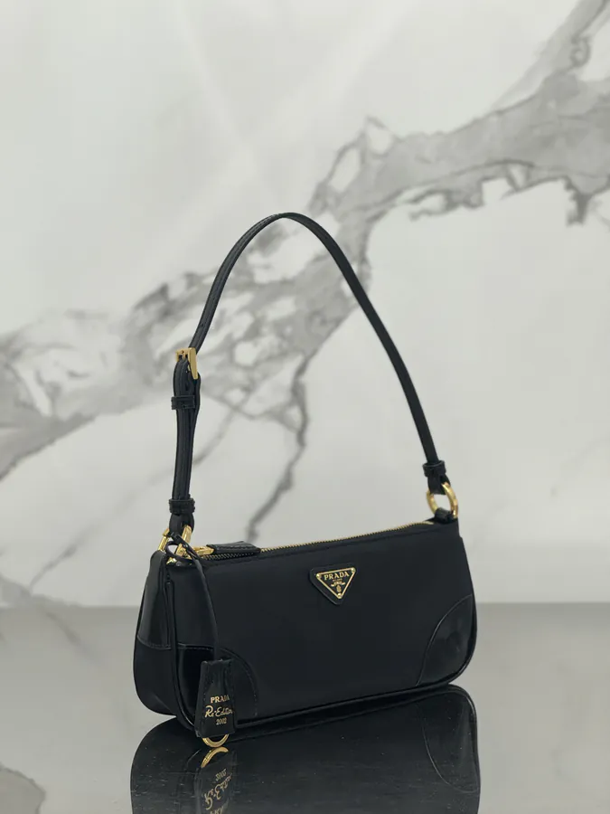 Re Edition 2002 Shoulder Bag