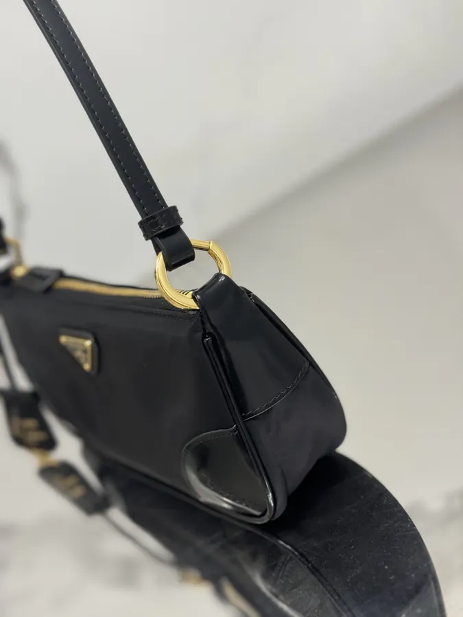 Re Edition 2002 Shoulder Bag