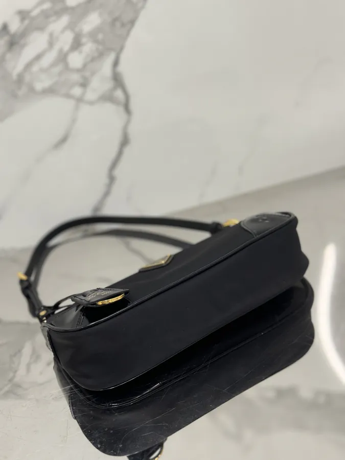 Re Edition 2002 Shoulder Bag