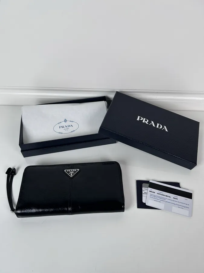 P Brand Men's Zip Pouch Black Grained Calfskin