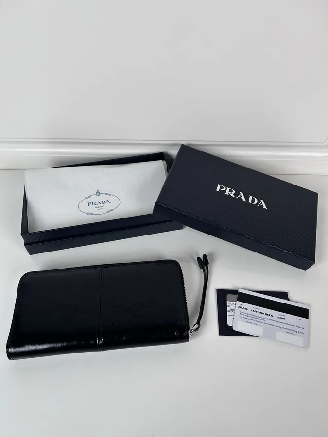 P Brand Men's Zip Pouch Black Grained Calfskin