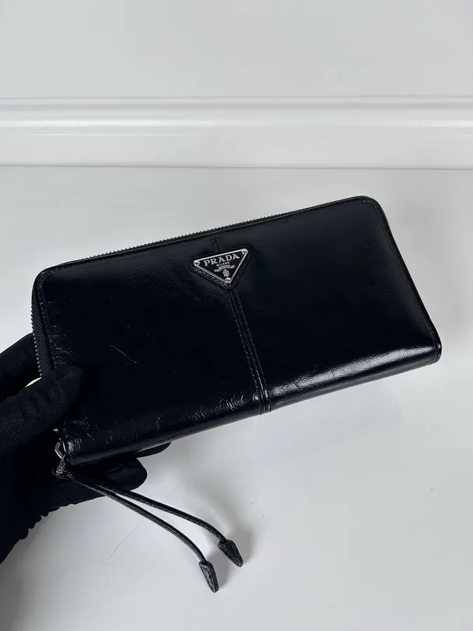 P Brand Men's Zip Pouch Black Grained Calfskin