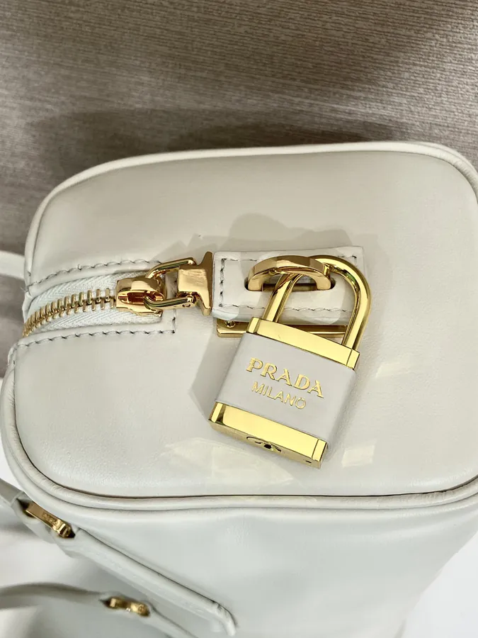 Celebrity Lock Handbag 1BB127 New Arrival