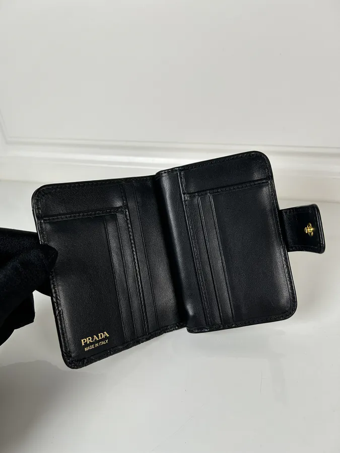 P House Ladies Nappa Calfskin Grained Wallet, 1ML018, Zippered Compartment, 9 Card Slots