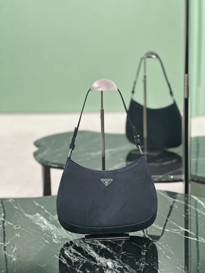 Cleo Crossbody Bag Grained Calfskin