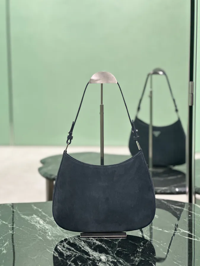 Cleo Crossbody Bag Grained Calfskin