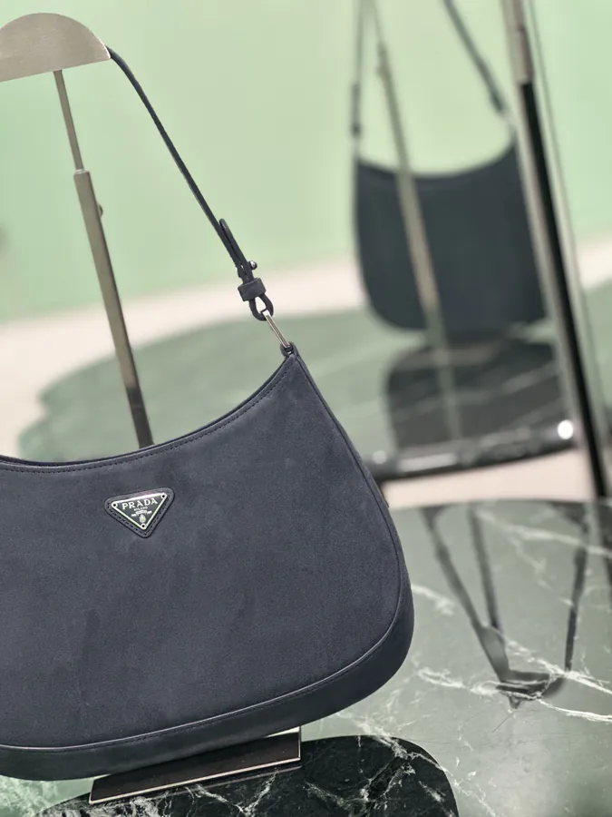 Cleo Crossbody Bag Grained Calfskin