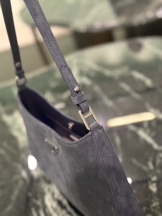 Cleo Crossbody Bag Grained Calfskin