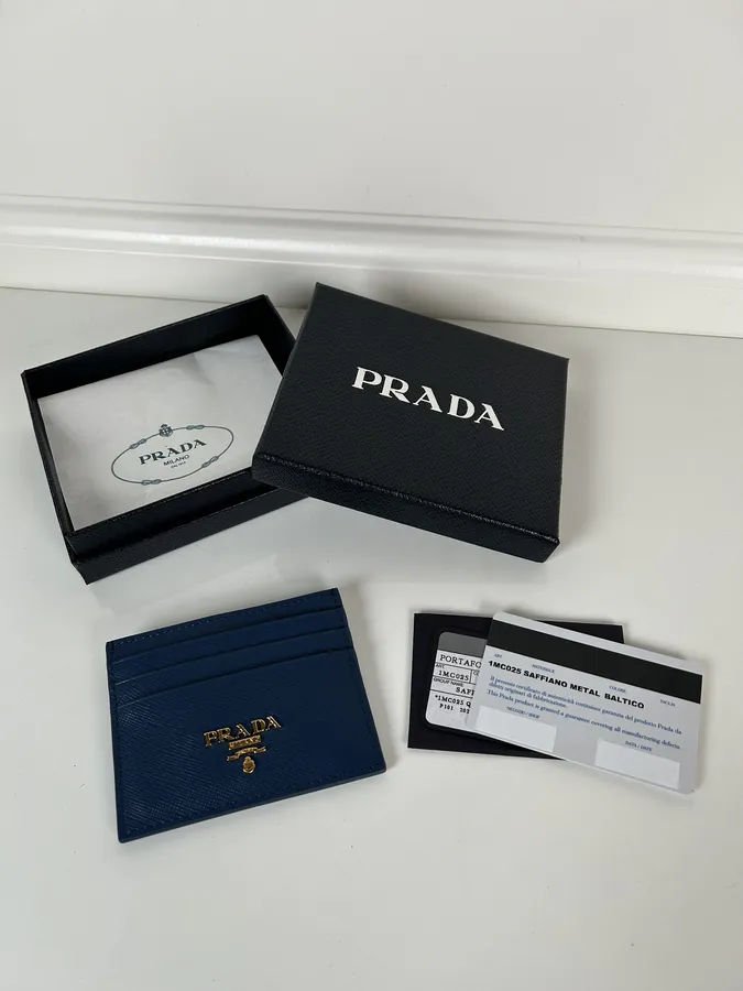 P Brand Premium Wallet Unisex, 11.2x8.5cm, Cross Grained Leather