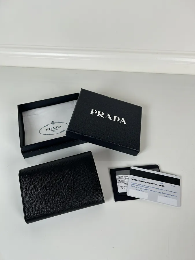 P House Ladies Crossbody Short Wallet