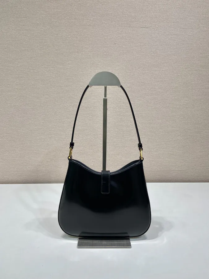 Cheo Shoulder Bag Premium Leather, Stylish Design