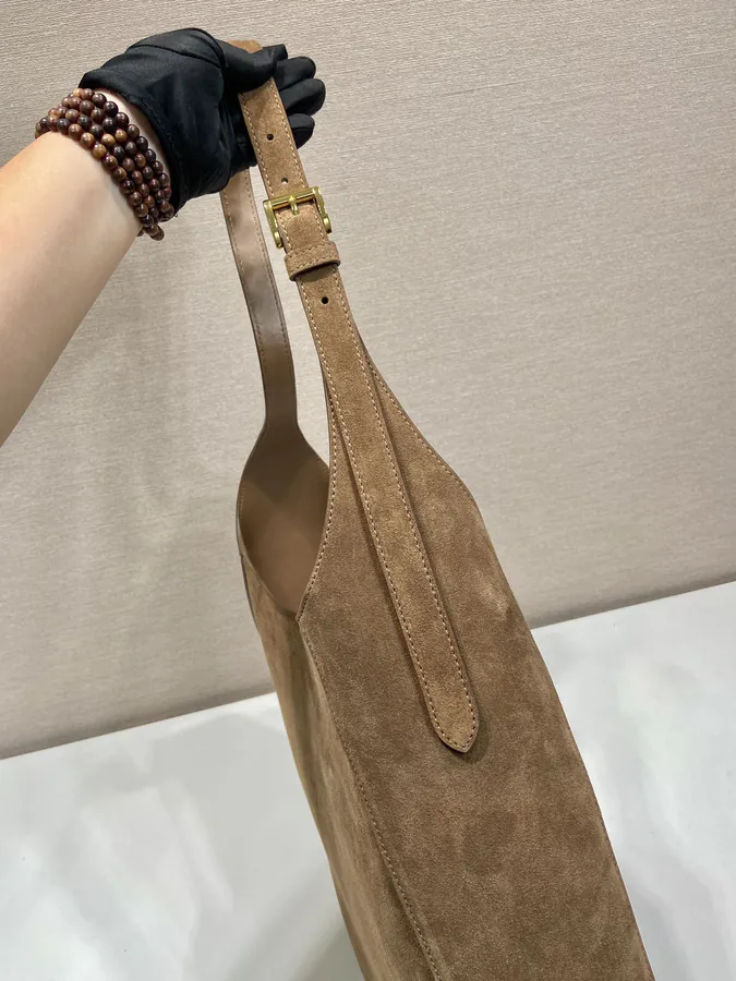 Cleo Bucket Bag in Grained Calfskin