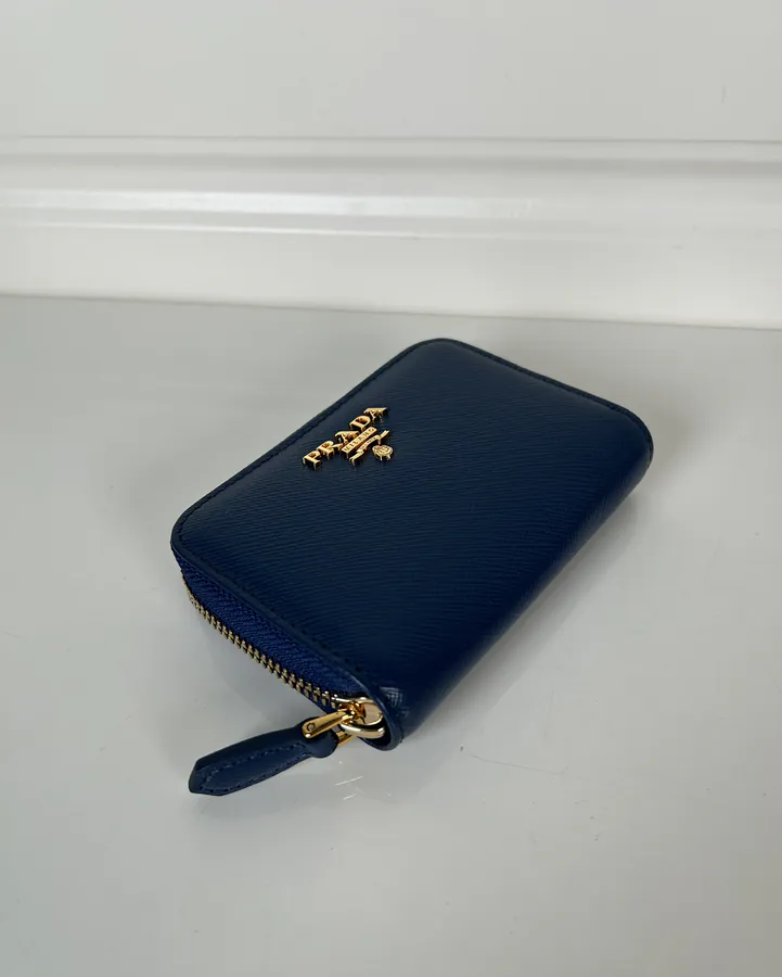 P Brand Crosshatch Wallet Classic Zip Design