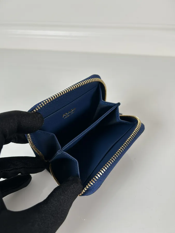 P Brand Crosshatch Wallet Classic Zip Design