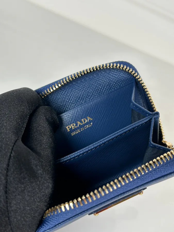 P Brand Crosshatch Wallet Classic Zip Design