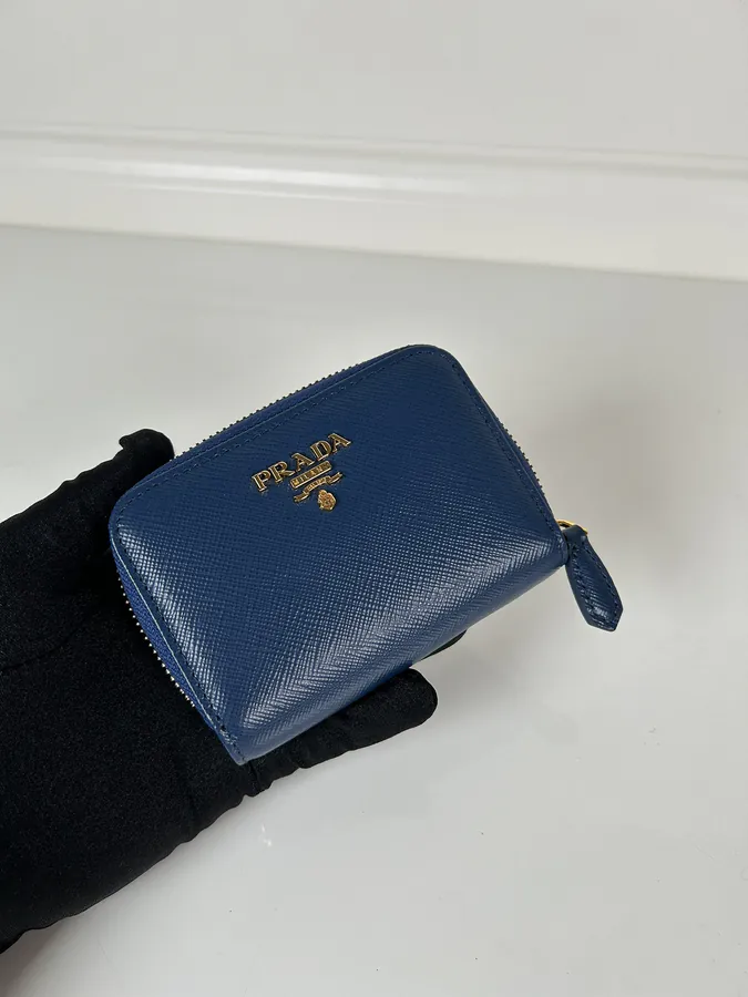 P Brand Crosshatch Wallet Classic Zip Design