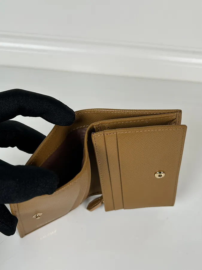 P House Mini Wallet with Zip Pocket Classic Style