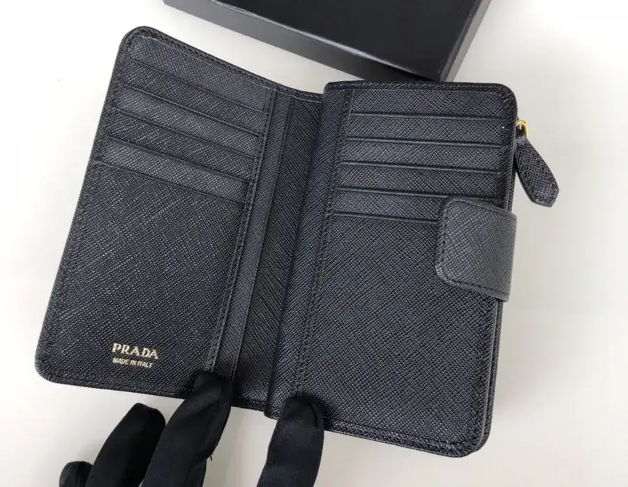 P Brand Ladies Crossbody Bag with Zippered Pocket