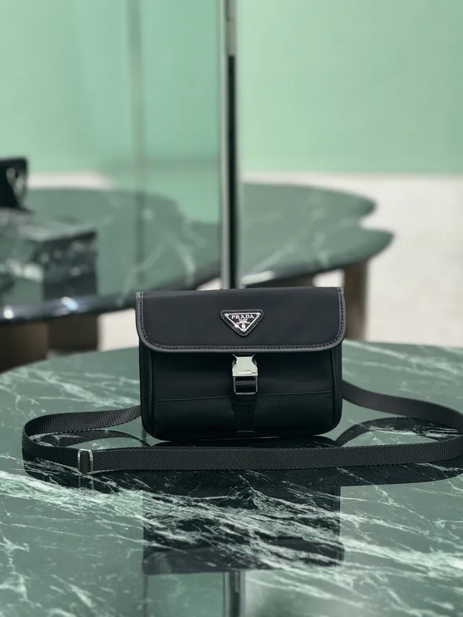P300 Nylon Postman Phone Bag