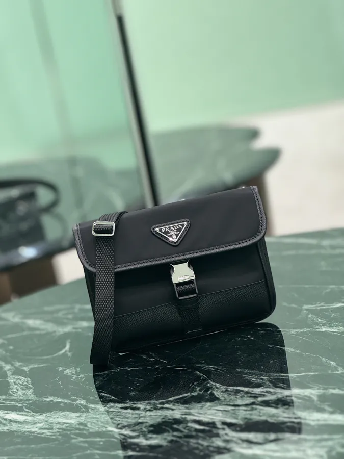 P300 Nylon Postman Phone Bag