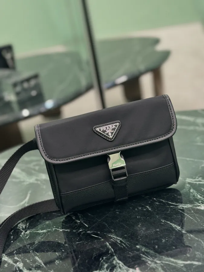 P300 Nylon Postman Phone Bag