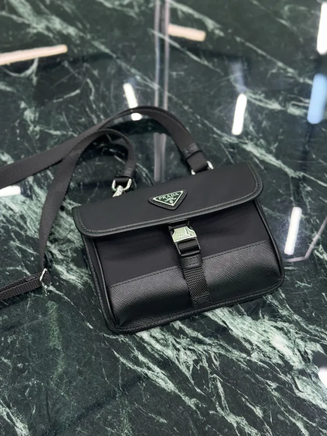 P300 Nylon Postman Phone Bag