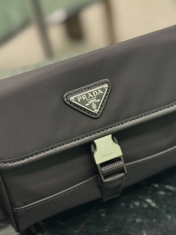 P300 Nylon Postman Phone Bag