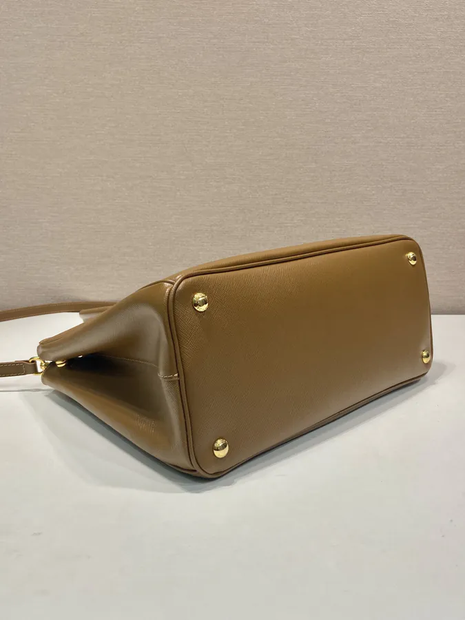 Galleria Handbag Classic Timeless Design, Grained Calfskin