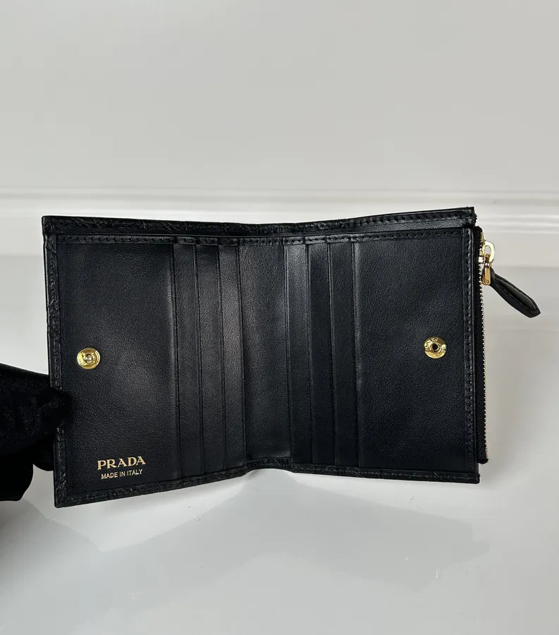 P Brand Men's and Women's Short Wallet with Grained Calfskin
