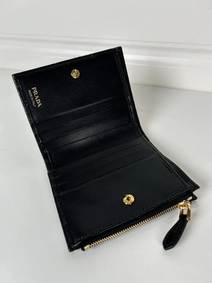 P Brand Men's and Women's Short Wallet with Grained Calfskin
