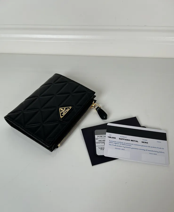 P Brand Men's and Women's Short Wallet with Grained Calfskin