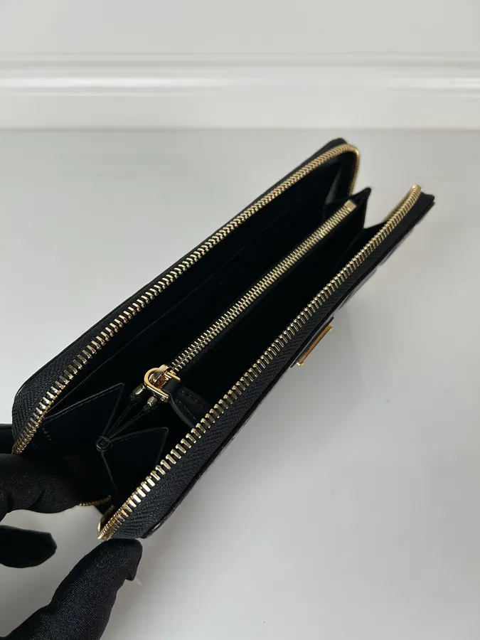 P Brand Wallet Black Grained Calfskin, Unisex, Premium Quality