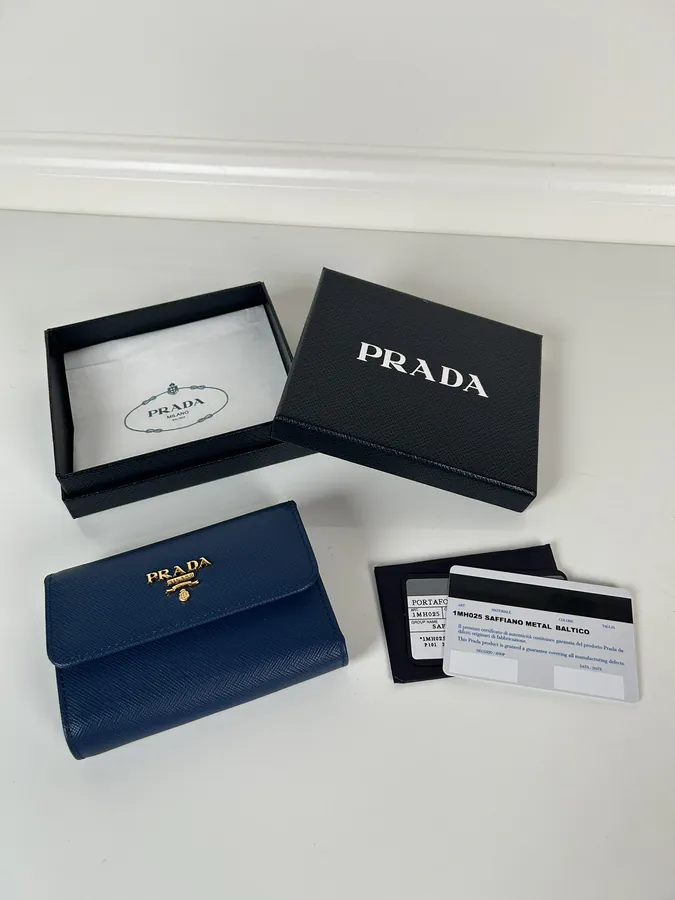 P Brand Ladies Crossbody Wallet, First Grade Calfskin, 12x9cm