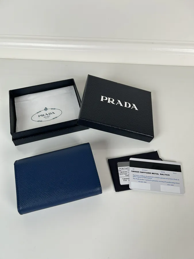 P Brand Ladies Crossbody Wallet, First Grade Calfskin, 12x9cm