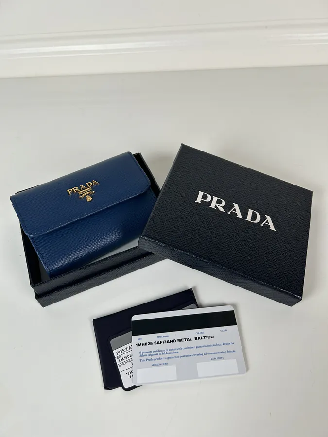 P Brand Ladies Crossbody Wallet, First Grade Calfskin, 12x9cm