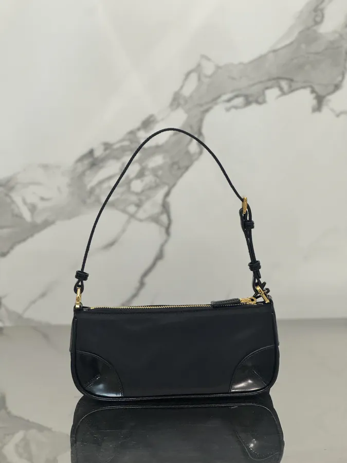 Re Edition 2002 Shoulder Bag