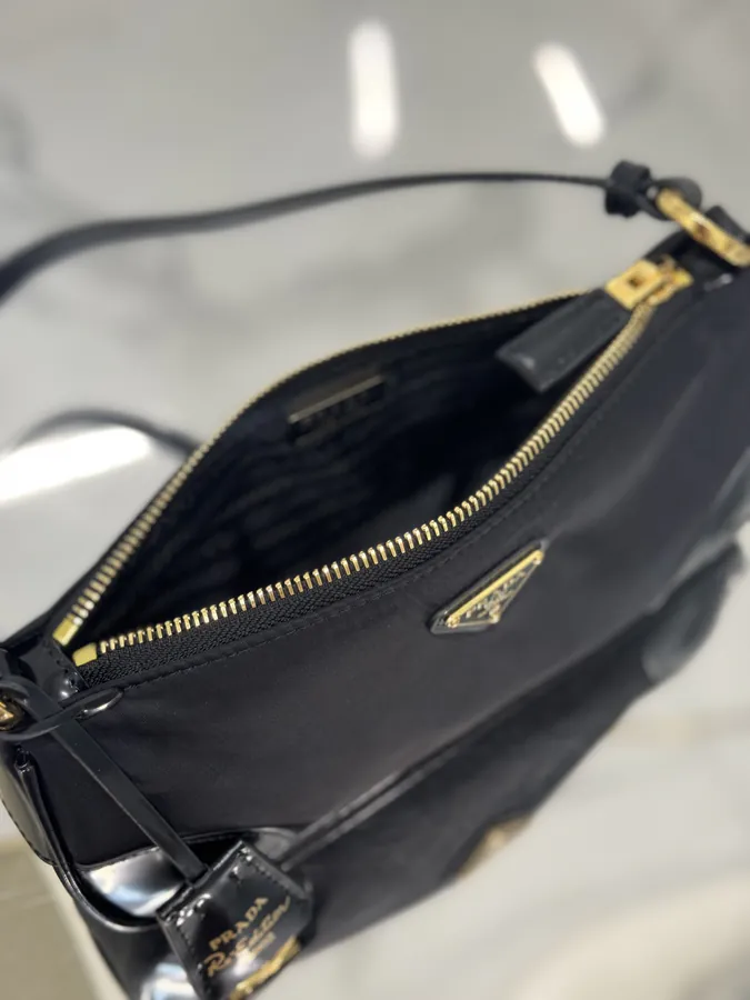 Re Edition 2002 Shoulder Bag