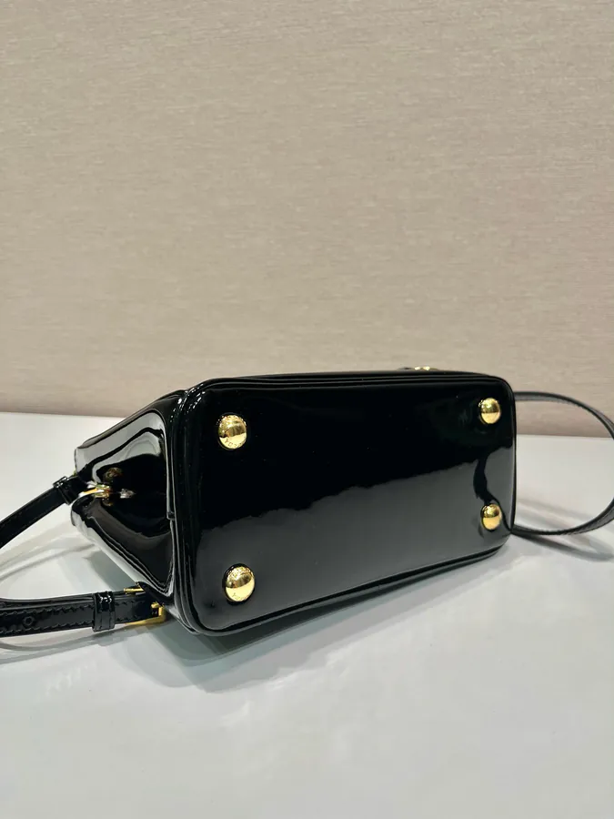 Mini Killer 1BA906 Glossy Leather Handbag