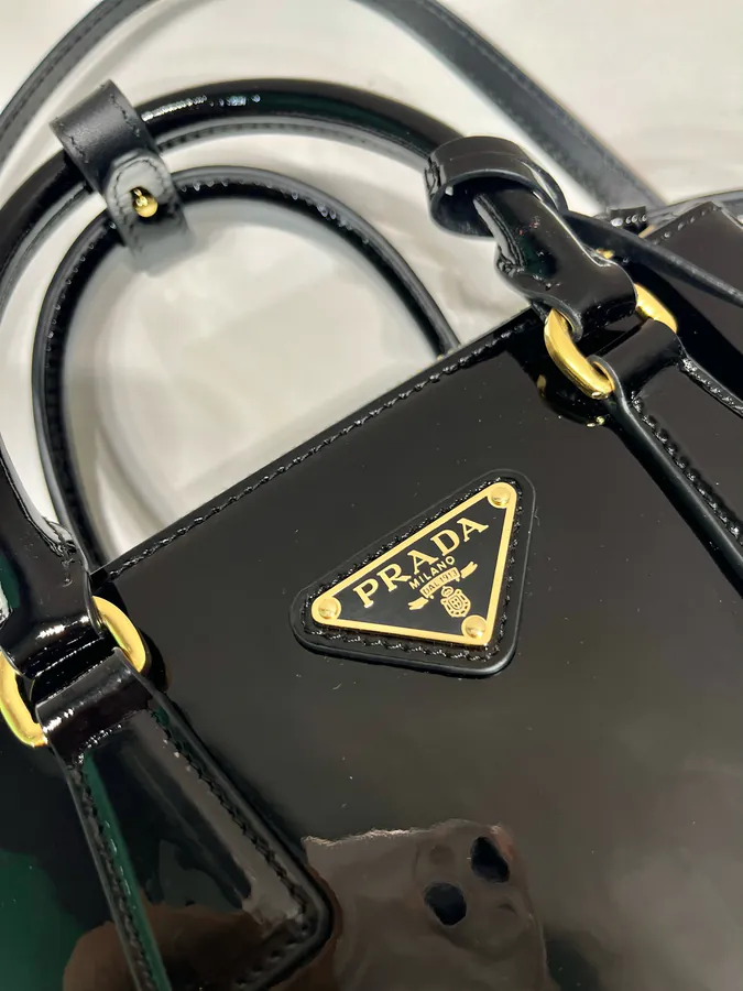 Mini Killer 1BA906 Glossy Leather Handbag
